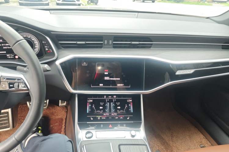 Used Audi A6L 2025 45 TFSI quattro Prestige Dynamic Edition Audio And AC Panel