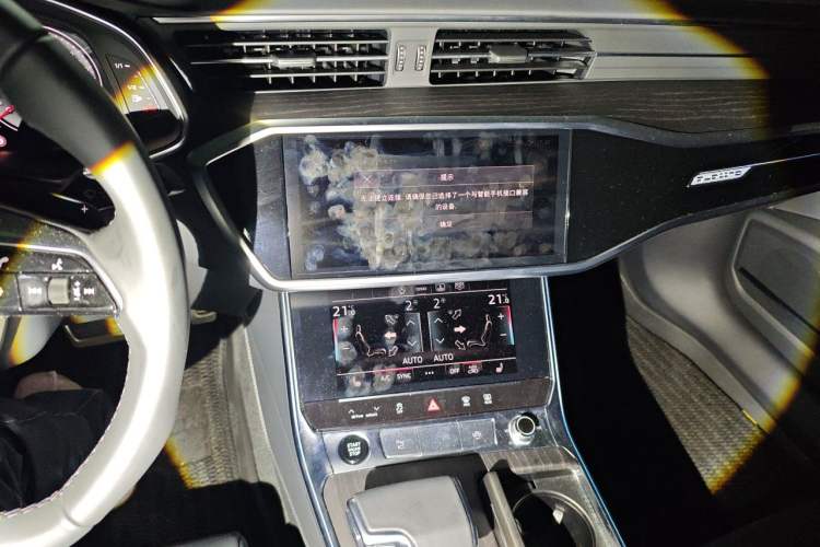 Used Audi A6L 2025 45 TFSI quattro Prestige Dynamic Edition + Premium Package Audio And AC Panel