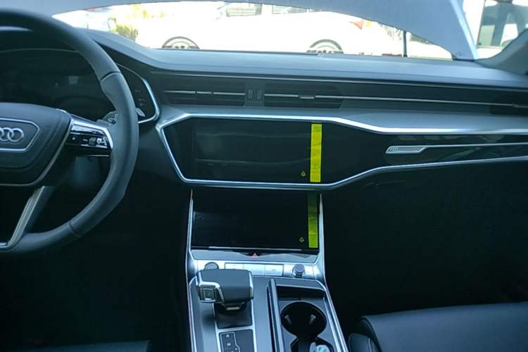Used Audi A6L 2025 Revised 45 TFSI Prestige Dynamic Edition Audio And AC Panel