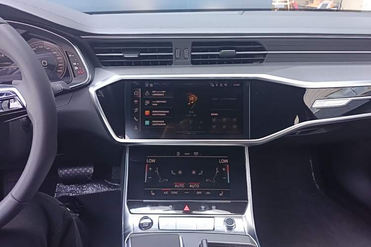 Used Audi A6L 2025 45 TFSI Prestige Dynamic Edition Audio And AC Panel