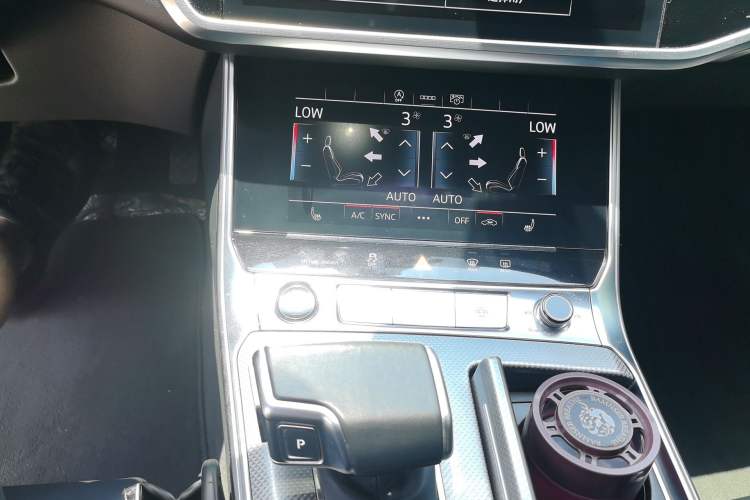 Used Audi A6L 2025 Revised 45 TFSI Prestige Dynamic Edition Audio And AC Panel