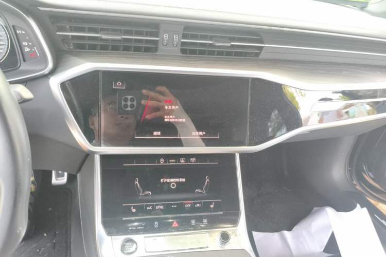 Used Audi A6L 2025 45 TFSI quattro Prestige Dynamic Edition + Premium Package Audio And AC Panel