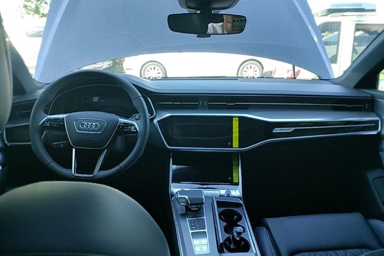 Used Audi A6L 2025 Revised 45 TFSI Prestige Dynamic Edition Center Console