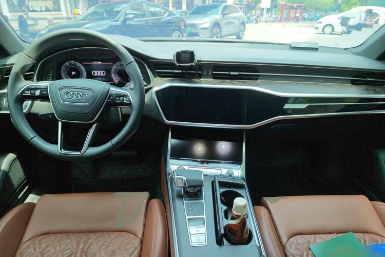 Used Audi A6L 2025 45 TFSI Prestige Dynamic Edition + Ventilated Comfort Package Center Console