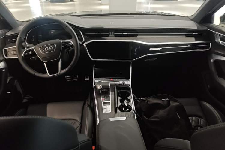 Used Audi A6L 2025 45 TFSI quattro Prestige Dynamic Edition Center Console