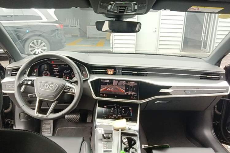 Used Audi A6L 2025 Revised 45 TFSI Prestige Dynamic Edition Center Console