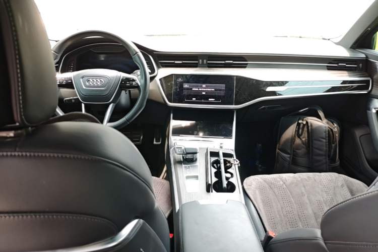 Used Audi A6L 2025 45 TFSI quattro Prestige Dynamic Edition Center Console