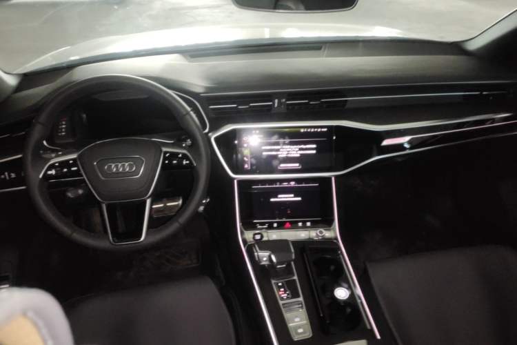Used Audi A6L 2025 45 TFSI quattro Prestige Dynamic Edition Center Console