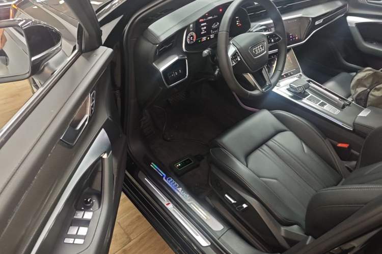Used Audi A6L 2025 Revised 40 TFSI Luxury Dynamic Edition Driver Seat