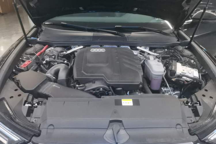 Used Audi A6L 2025 Revised 45 TFSI Prestige Dynamic Edition Engine Bay