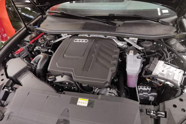 Used Audi A6L 2025 Revised 45 TFSI Prestige Dynamic Edition Engine Bay
