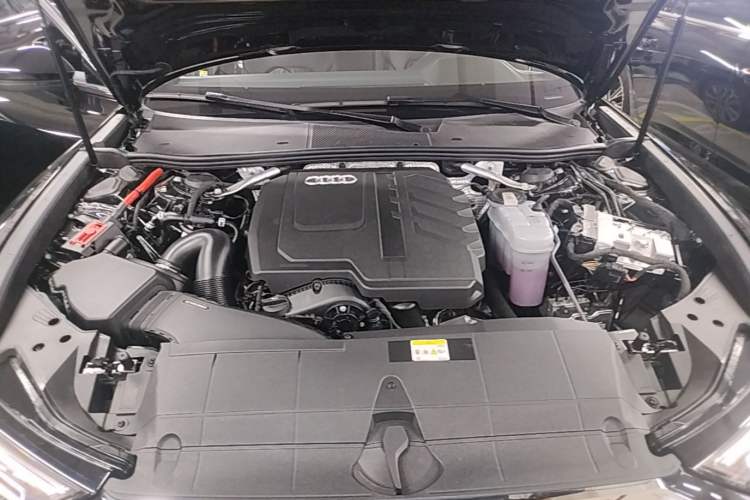 Used Audi A6L 2025 45 TFSI Prestige Dynamic Edition Engine Bay