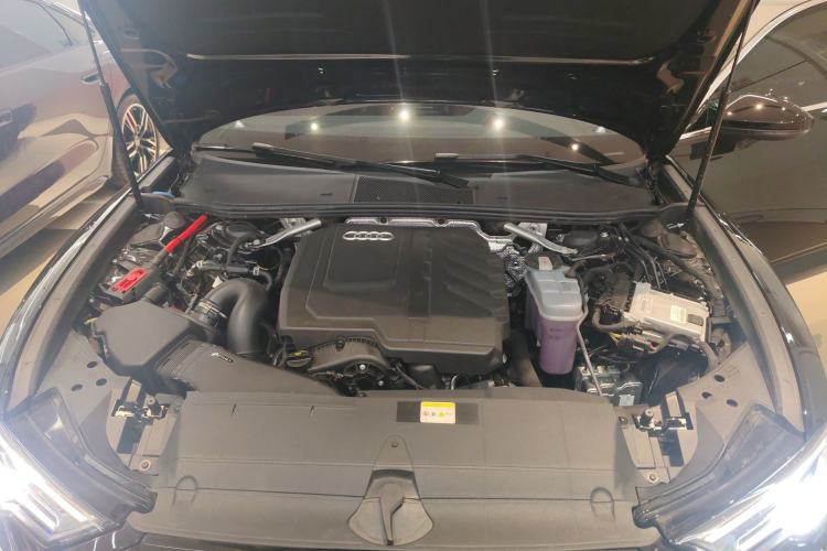 Used Audi A6L 2025 Revised 40 TFSI Luxury Dynamic Edition Engine Bay
