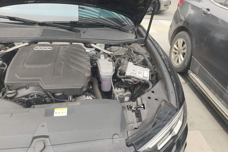 Used Audi A6L 2025 45 TFSI Prestige Dynamic Edition Engine Bay Left