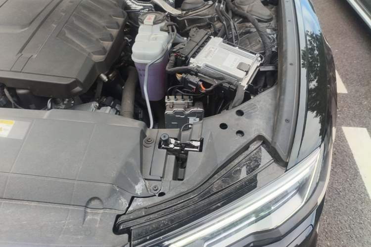 Used Audi A6L 2025 Revised 40 TFSI Luxury Dynamic Edition Engine Bay Left