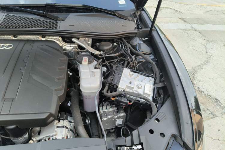 Used Audi A6L 2025 Restyled 45 TFSI quattro Prestige Dynamic Edition Engine Bay Left