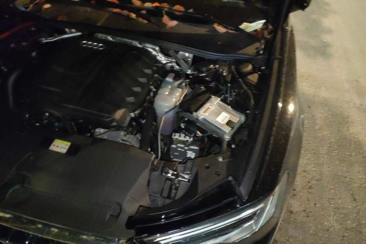 Used Audi A6L 2025 40 TFSI Luxury Dynamic Edition Engine Bay Left