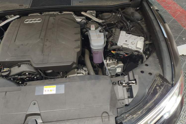Used Audi A6L 2025 45 TFSI quattro Prestige Dynamic Edition Engine Bay Left