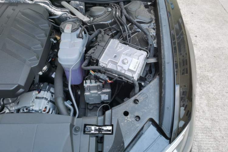 Used Audi A6L 2025 45 TFSI Prestige Dynamic Edition Engine Bay Left