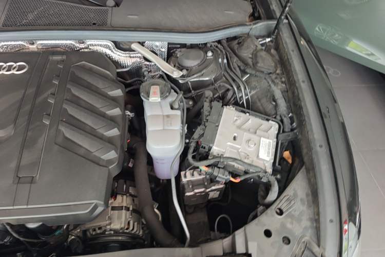 Used Audi A6L 2025 45 TFSI quattro Prestige Dynamic Edition Engine Bay Left
