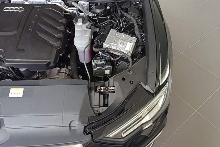 Used Audi A6L 2025 Restyled 45 TFSI quattro Prestige Dynamic Edition Engine Bay Left