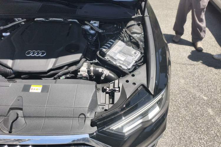 Used Audi A6L 2025 55 TFSI quattro Prestige Dynamic Edition Engine Bay Left