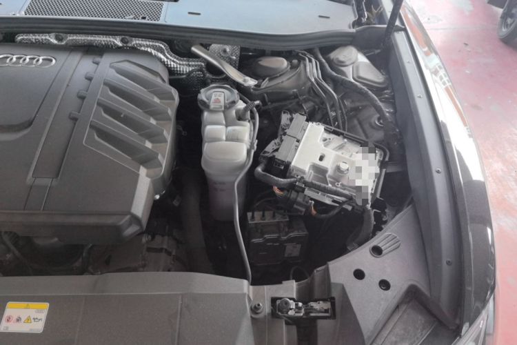 Used Audi A6L 2025 45 TFSI Prestige Dynamic Edition Engine Bay Left