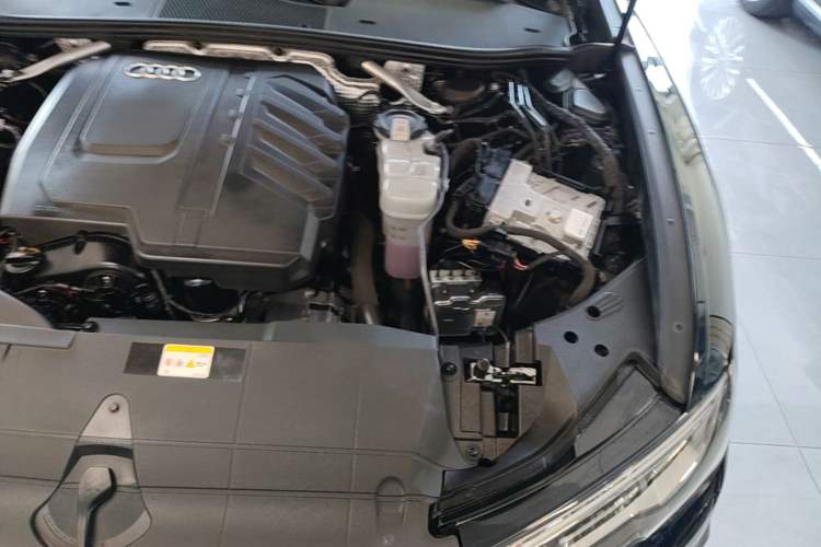 Used Audi A6L 2025 45 TFSI quattro Prestige Dynamic Edition Engine Bay Left