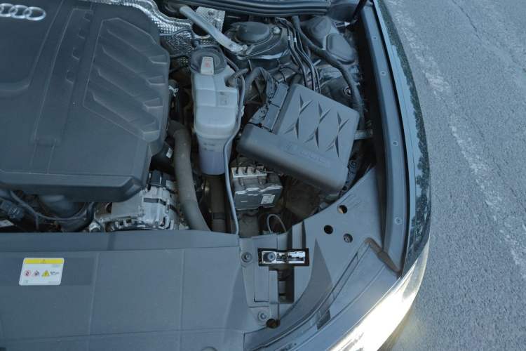 Used Audi A6L 2025 45 TFSI Prestige Dynamic Edition Engine Bay Left