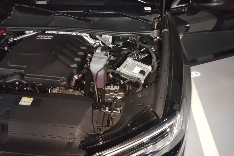 Used Audi A6L 2025 Revised 40 TFSI Luxury Dynamic Edition Engine Bay Left