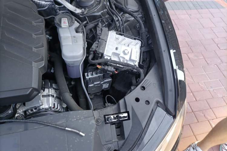 Used Audi A6L 2025 45 TFSI Prestige Dynamic Edition Engine Bay Left