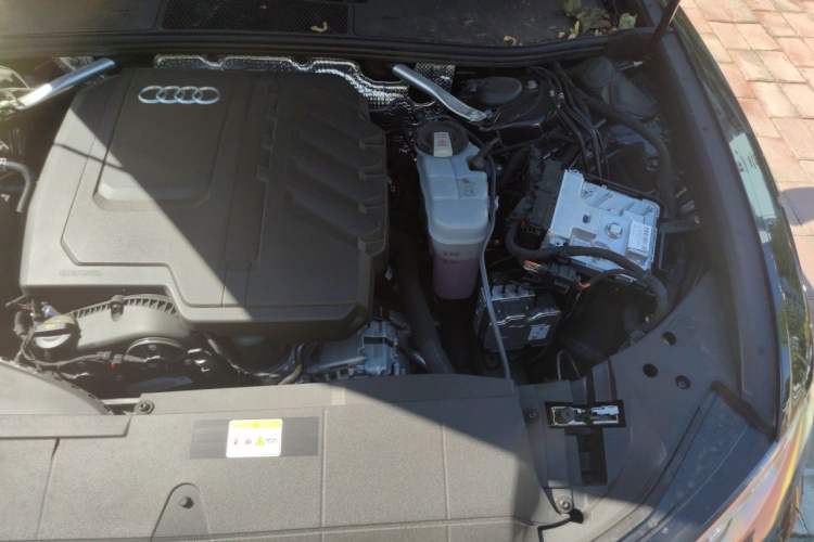 Used Audi A6L 2025 45 TFSI Prestige Dynamic Edition Engine Bay Left