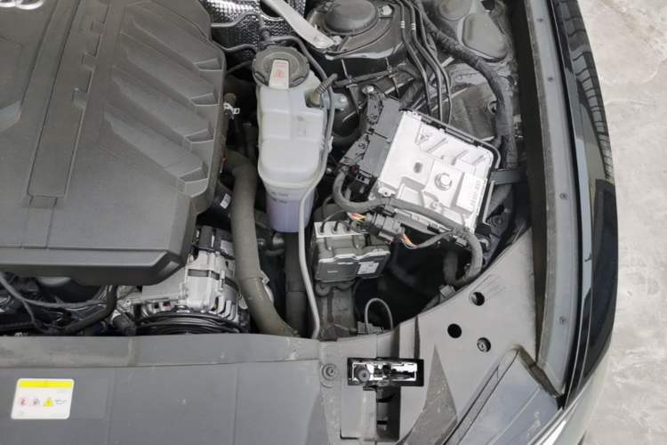 Used Audi A6L 2025 45 TFSI quattro Prestige Dynamic Edition Engine Bay Left