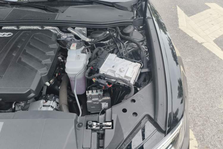 Used Audi A6L 2025 Restyled 45 TFSI quattro Prestige Dynamic Edition Engine Bay Left