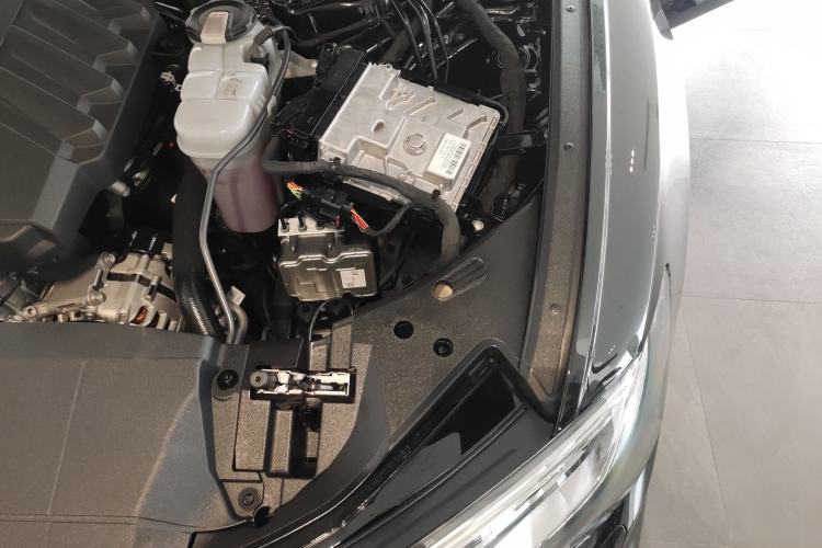 Used Audi A6L 2025 45 TFSI Prestige Dynamic Edition Engine Bay Left