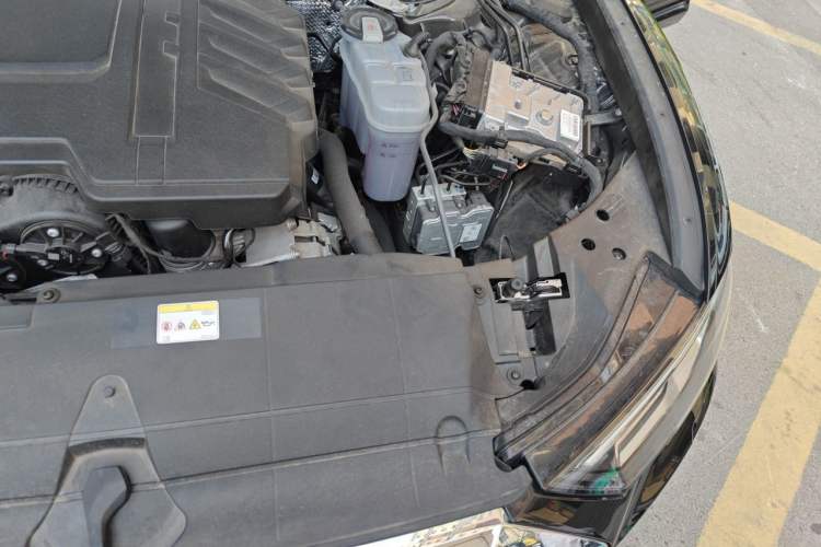 Used Audi A6L 2025 45 TFSI quattro Prestige Dynamic Edition Engine Bay Left