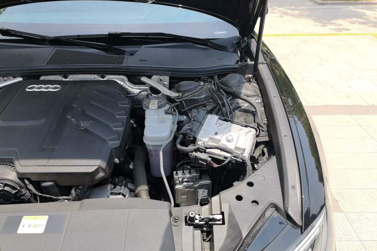 Used Audi A6L 2025 Revised 45 TFSI Prestige Dynamic Edition Engine Bay Left