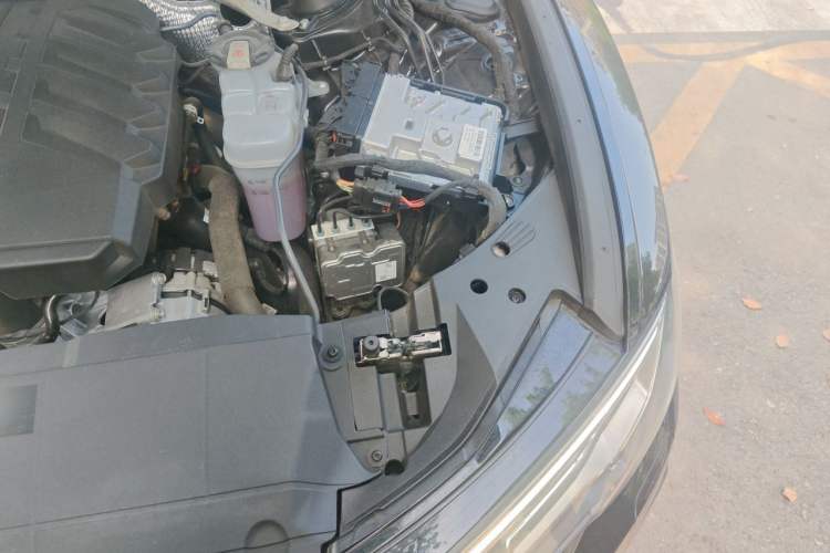 Used Audi A6L 2025 45 TFSI Prestige Dynamic Edition Engine Bay Left