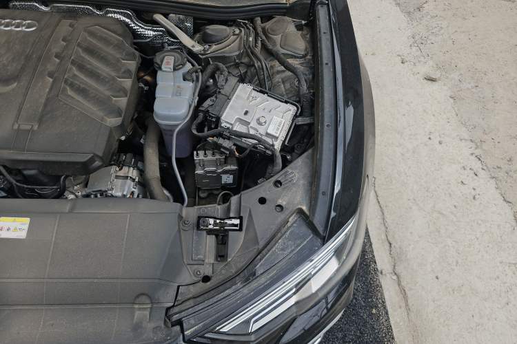 Used Audi A6L 2025 45 TFSI Prestige Dynamic Edition Engine Bay Left