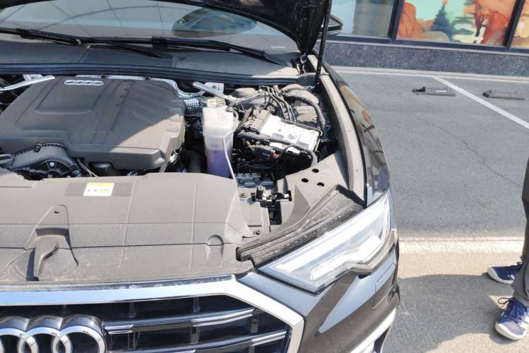 Used Audi A6L 2025 45 TFSI Prestige Dynamic Edition Engine Bay Left