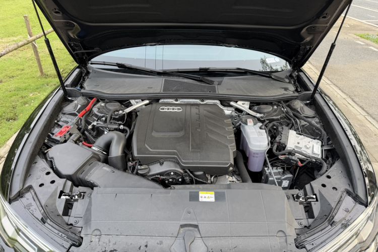 Used Audi A6L 2025 Revised 45 TFSI Prestige Dynamic Edition Engine Bay