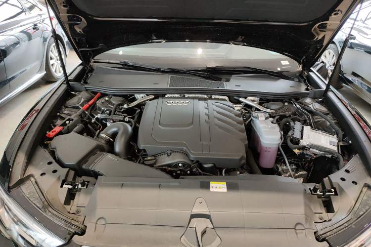 Used Audi A6L 2025 Revised 40 TFSI Luxury Dynamic Edition Engine Bay
