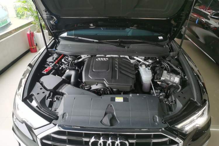 Used Audi A6L 2025 Revised 45 TFSI Prestige Dynamic Edition Engine Bay