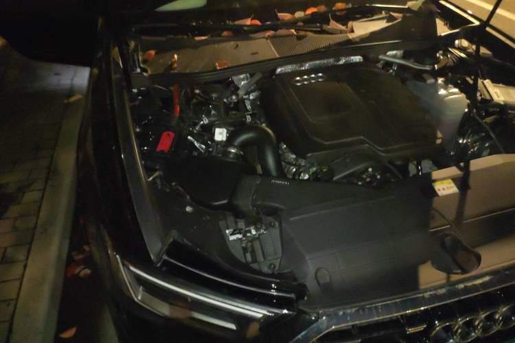 Used Audi A6L 2025 40 TFSI Luxury Dynamic Edition Engine Bay Right