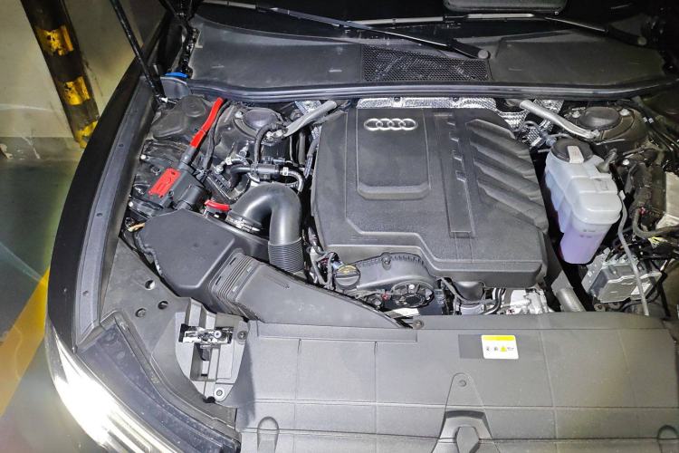 Used Audi A6L 2025 Restyled 45 TFSI quattro Prestige Dynamic Edition Engine Bay Right