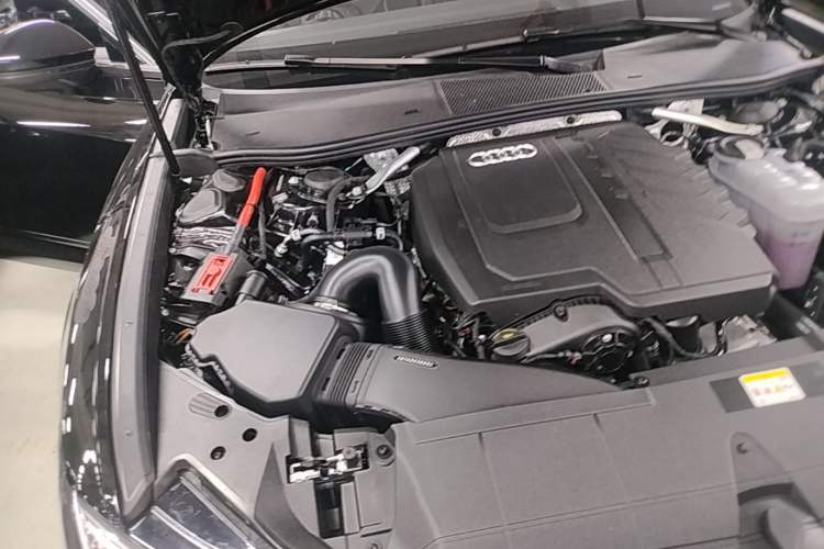 Used Audi A6L 2025 45 TFSI Prestige Dynamic Edition Engine Bay Right