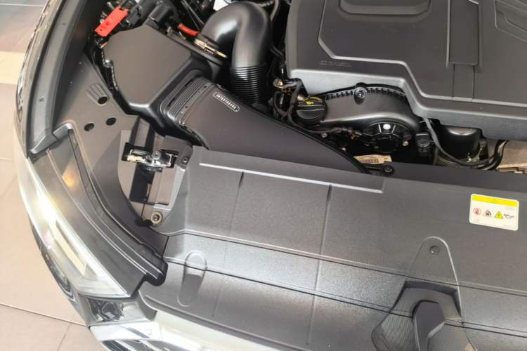 Used Audi A6L 2025 Revised 45 TFSI Prestige Dynamic Edition Engine Bay Right