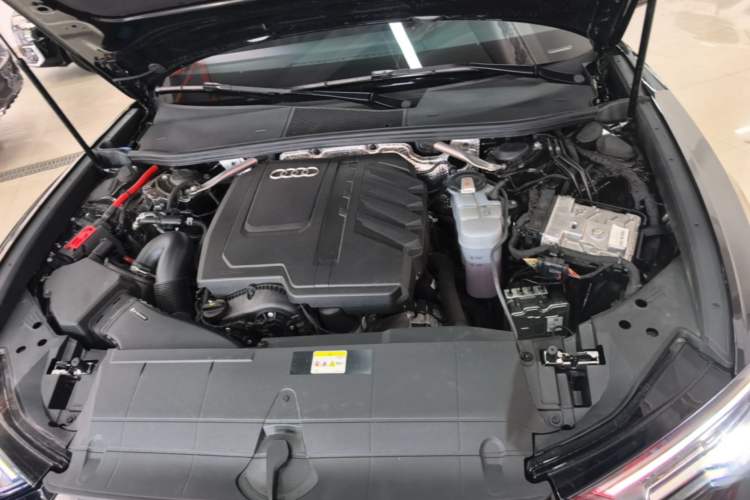Used Audi A6L 2025 Revised 45 TFSI Prestige Dynamic Edition Engine Bay
