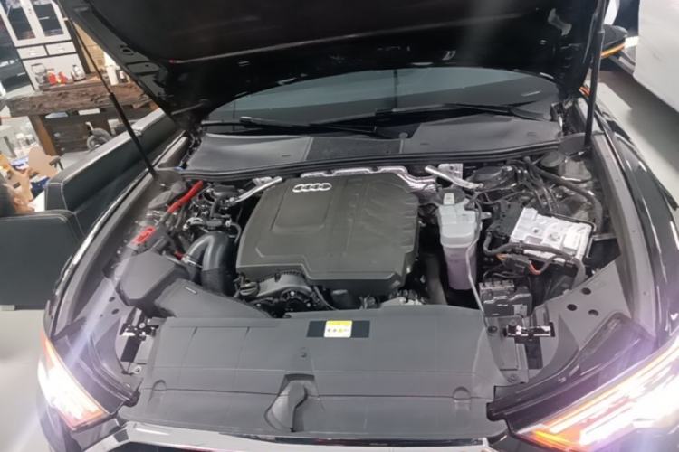 Used Audi A6L 2025 Restyled 45 TFSI quattro Prestige Dynamic Edition Engine Bay