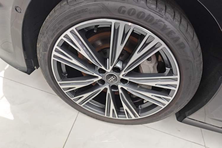 Used Audi A6L 2025 Updated 55 TFSI quattro Prestige Dynamic Edition Exterior 4
